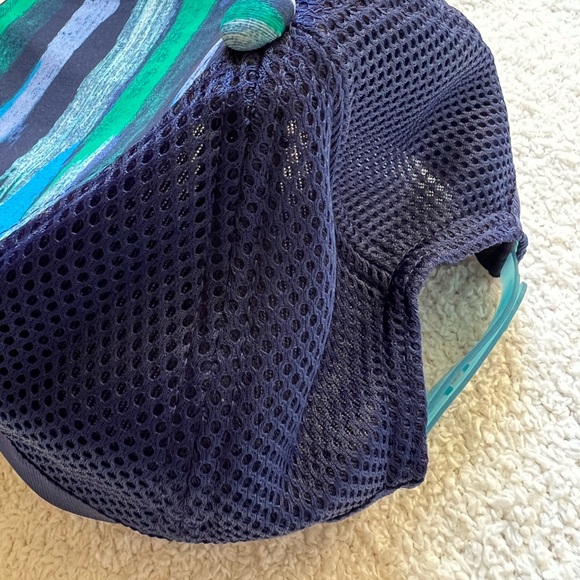 Lululemon Dash and Splash Cap - Picture 11 of 12